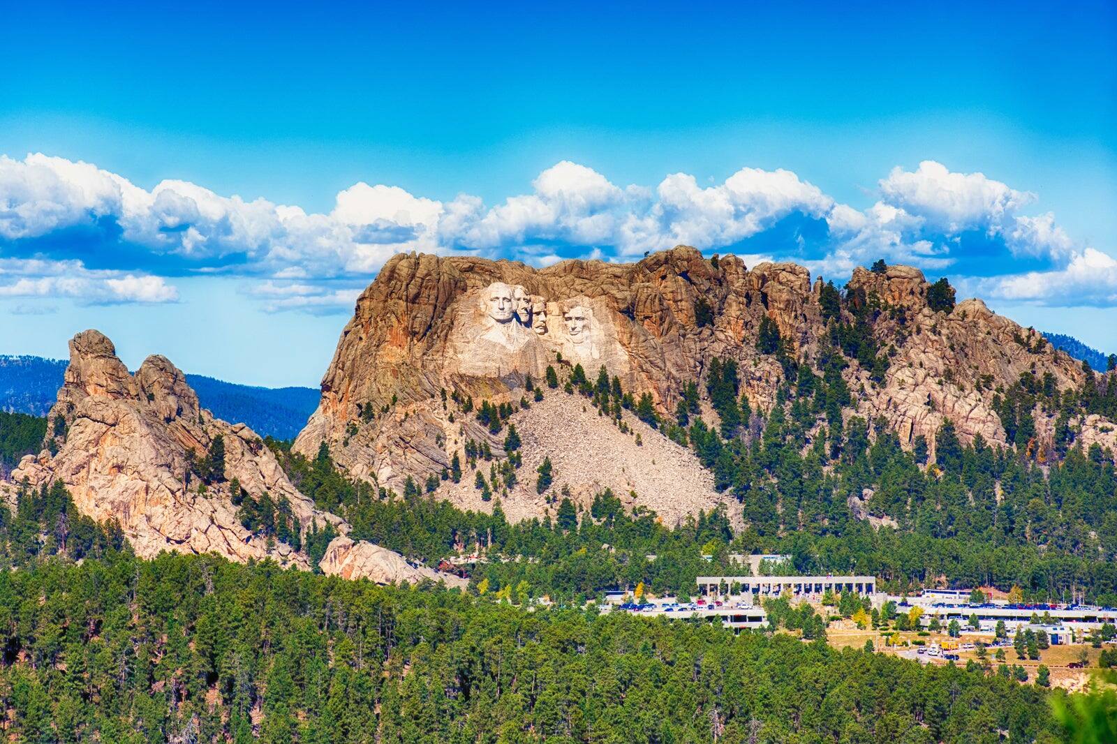 10 Best Things to Do in South Dakota - Witness the Wonder of Midwest History, Parks, and More ...