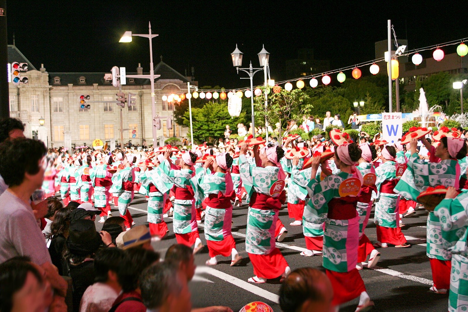 日本人観光客向け夏のイベント 10 選 特色あふれる有名な野外イベントに参加しましょう Go Guides