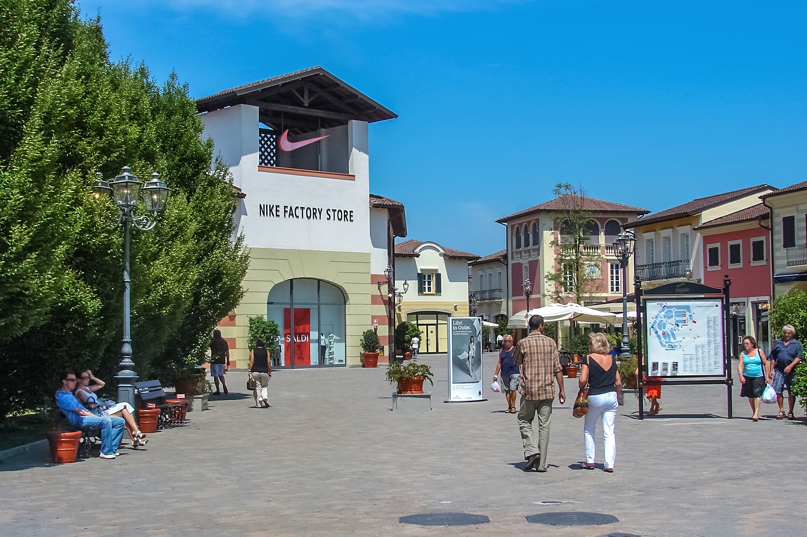 Shopping Tour to Prada and Gucci luxury outlets in Tuscany, Italy