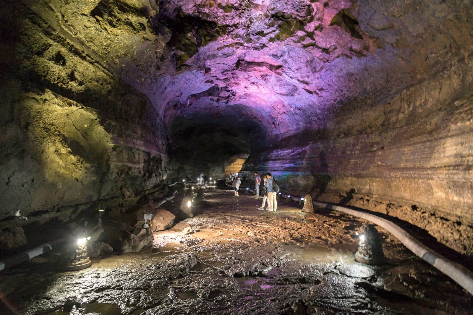 the manjanggul cave credit to hotels.com the manjanggul cave