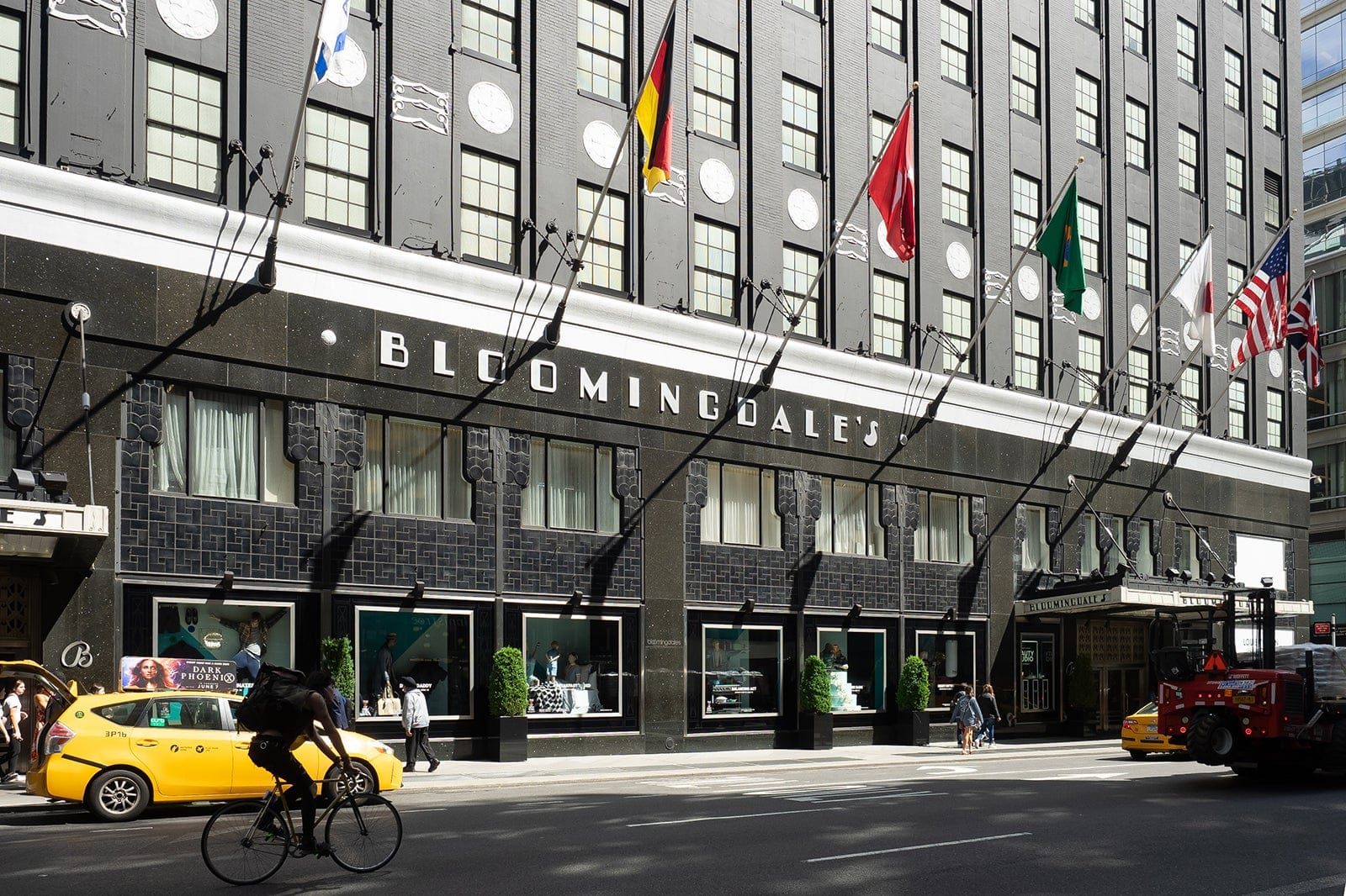 Bloomingdale's in New York Visit One of the Largest Department Stores