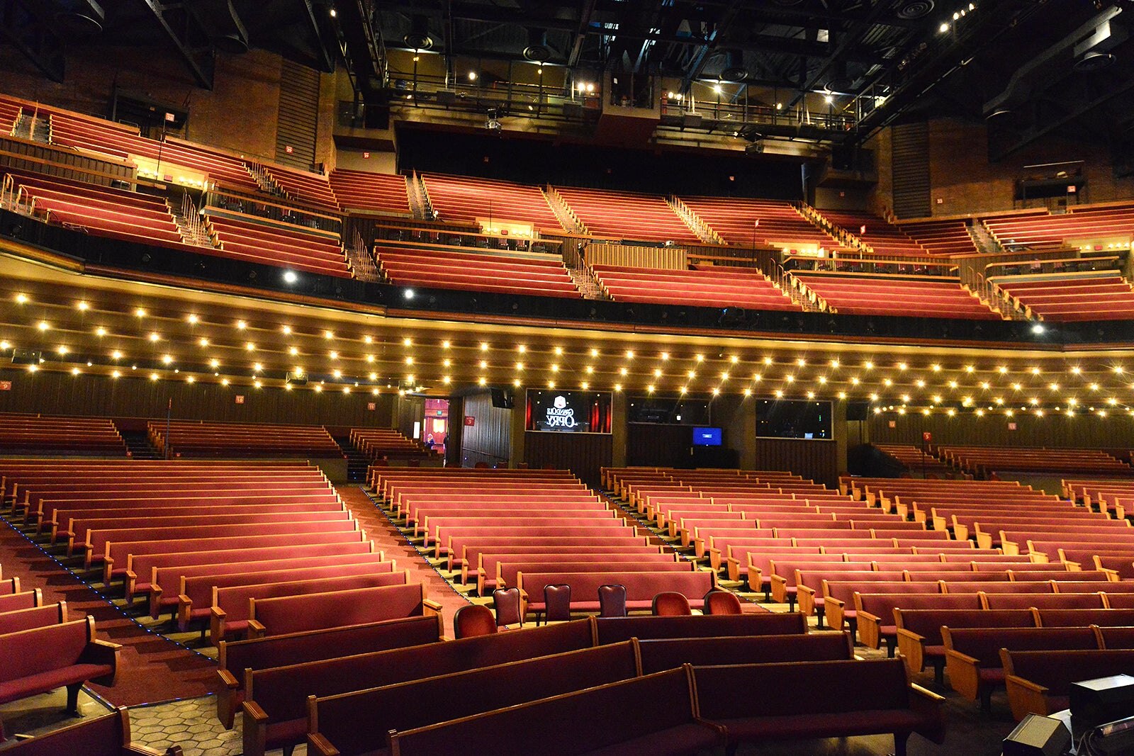 Opry House Seating Brokeasshome