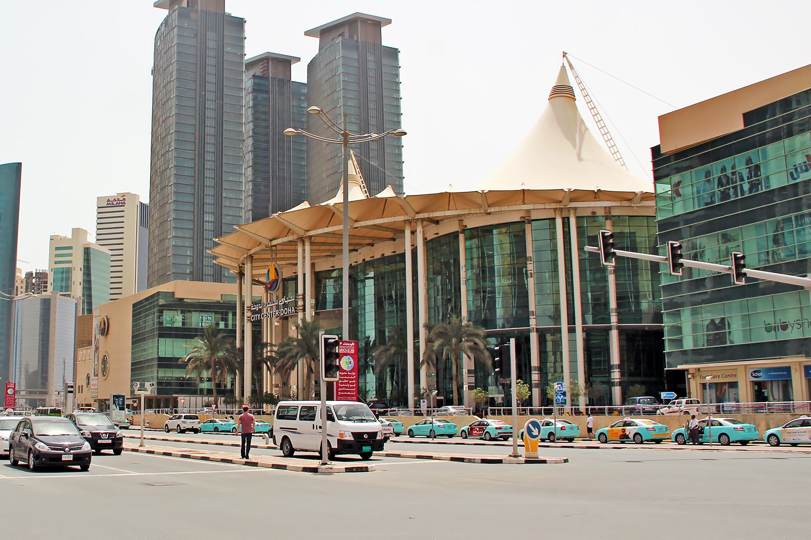 DIVISORIA here in Qatar- Shopping CHEAP Clothes at Doha Souq