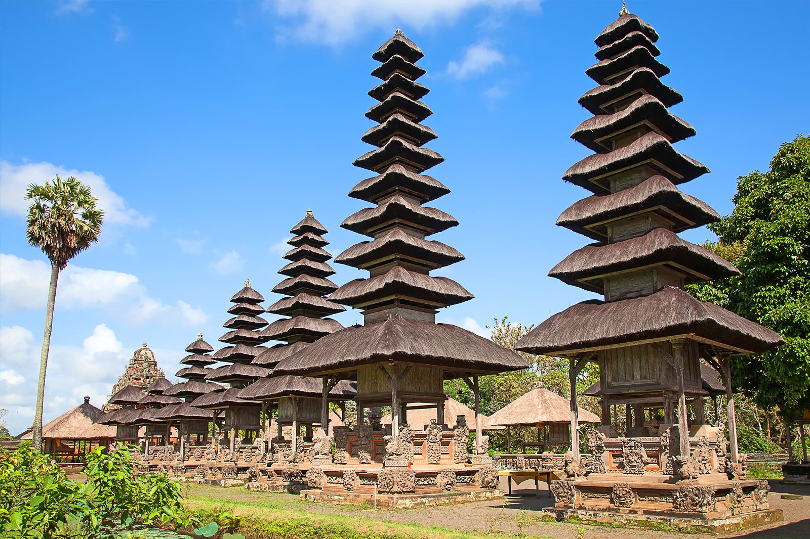 Taman Ayun Temple In Bali Scenic Balinese Temple And