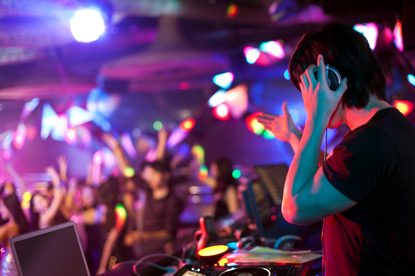 10 Best Nightlife Experiences In Hong Kong Where To Go And What To Do At Night In Hong Kong 