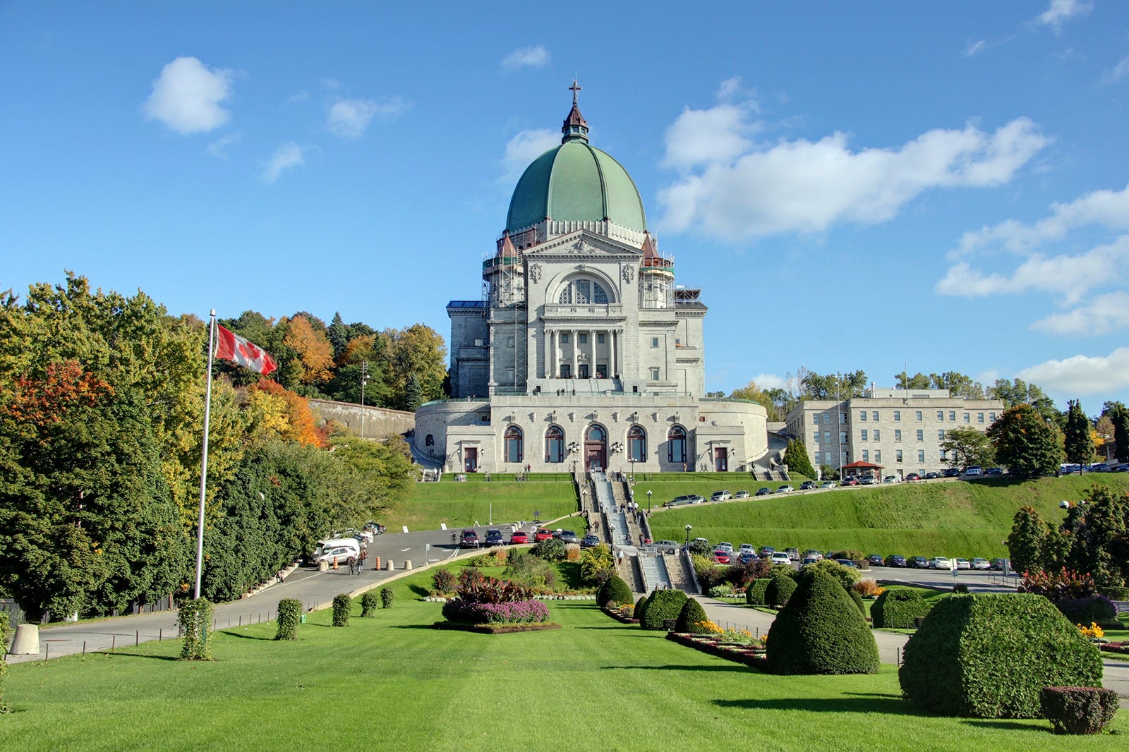 visit montreal on a budget