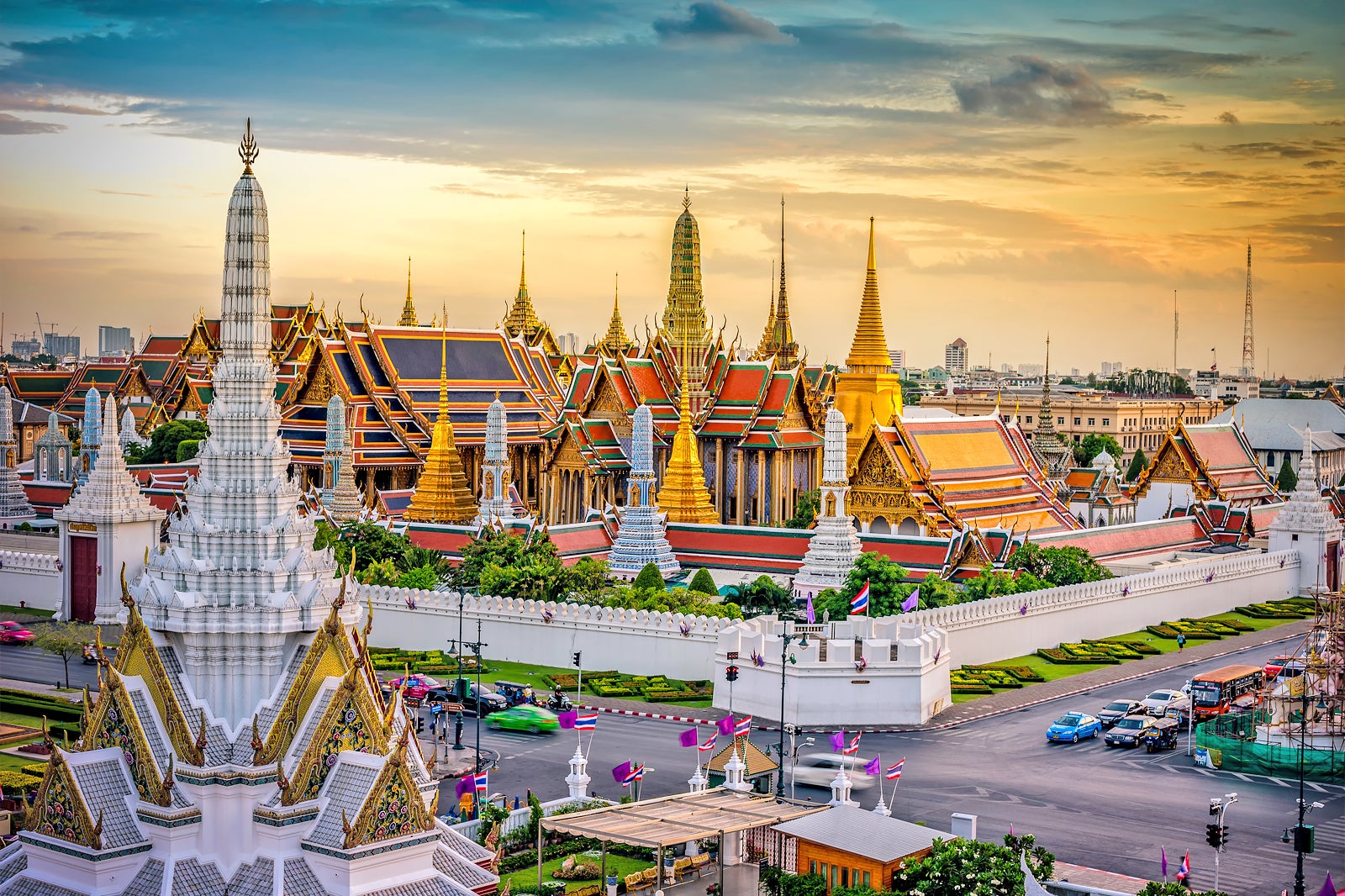 grand palace bangkok thailand tourist spots