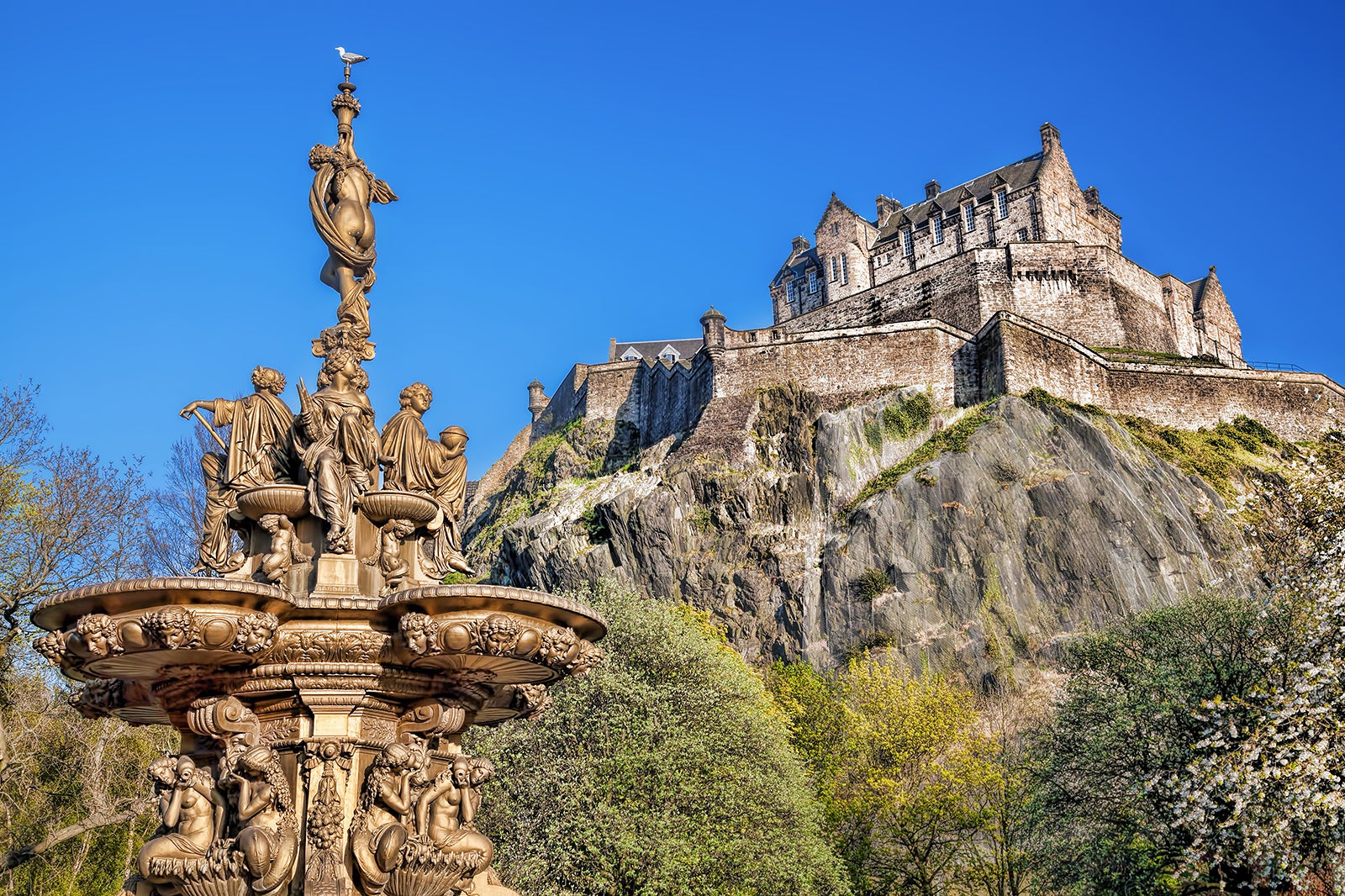 Edinburgh Old Town - Edinburgh’s Oldest Quarter - Go Guides