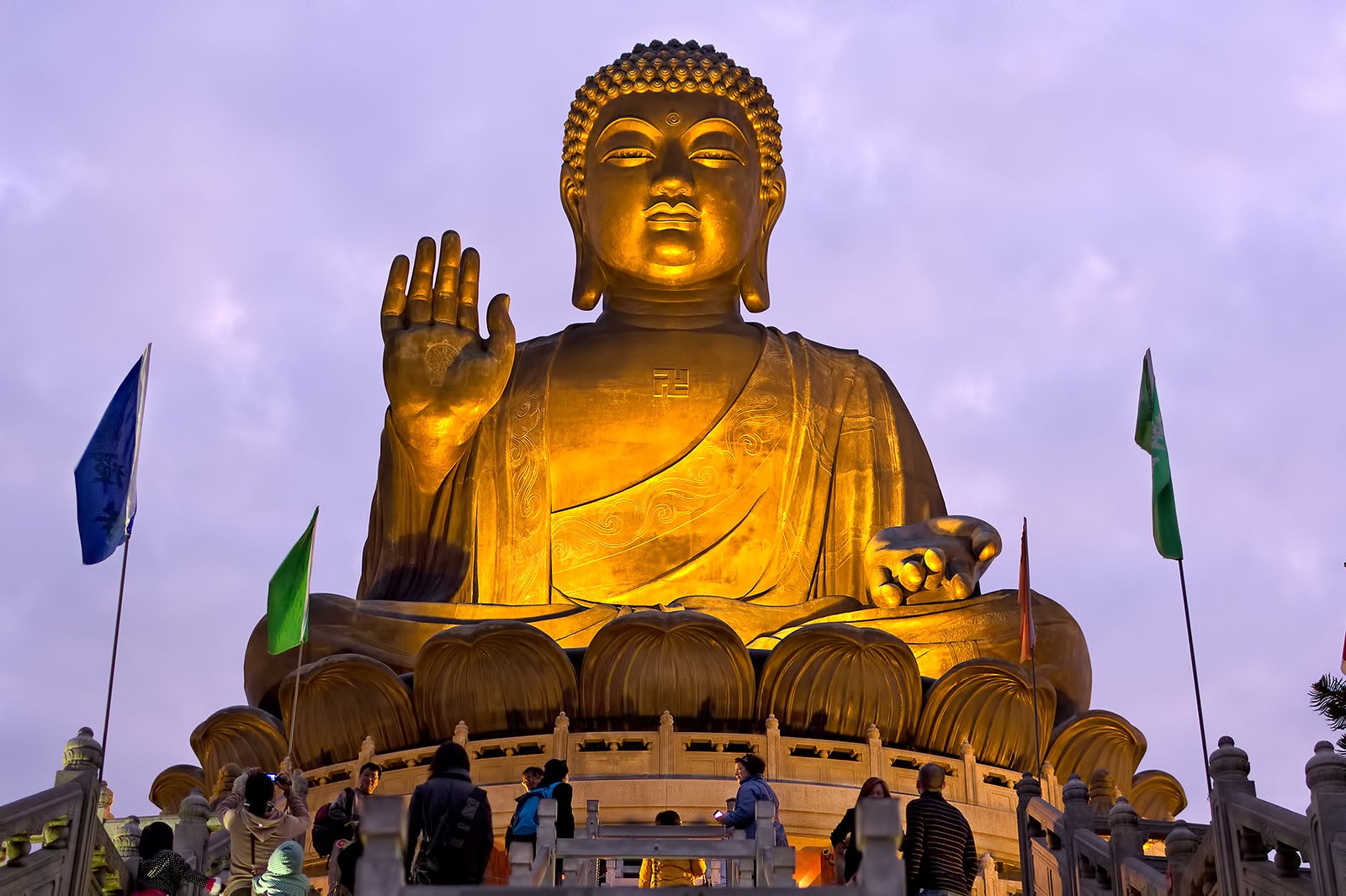 giant buddha hong kong