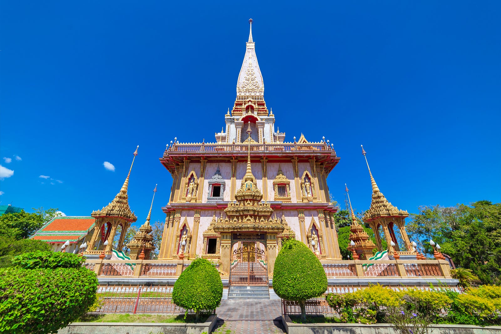 Wat Chalong in Phuket - Buddhist Temple in Chalong Bay – Go Guides