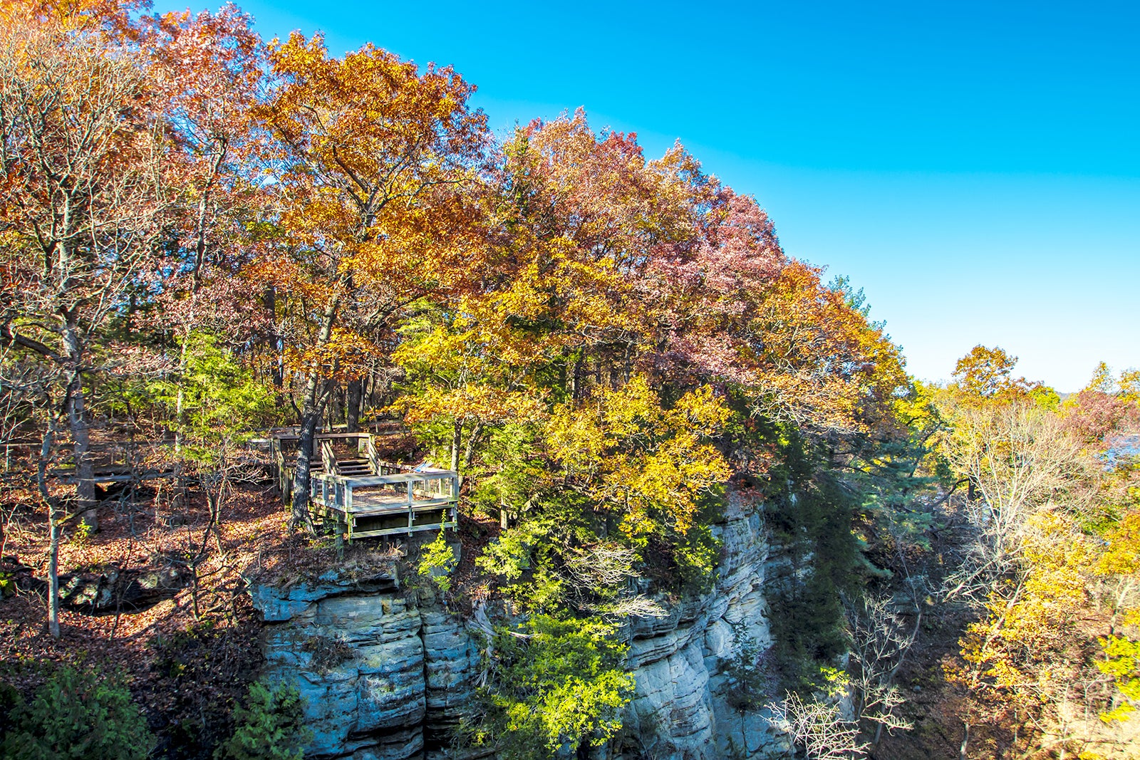 Starved Rock State Park in Chicago - Explore Canyons and Natural 