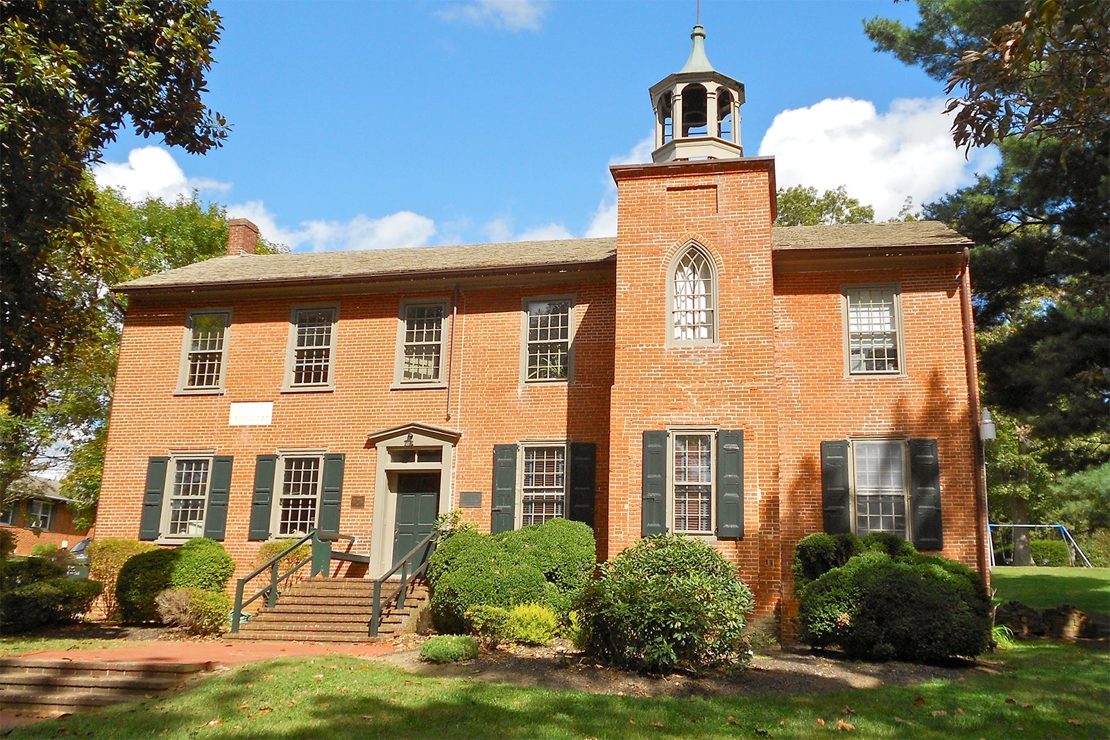 10 MustVisit Small Towns in Delaware Head Out of Dover on a Road