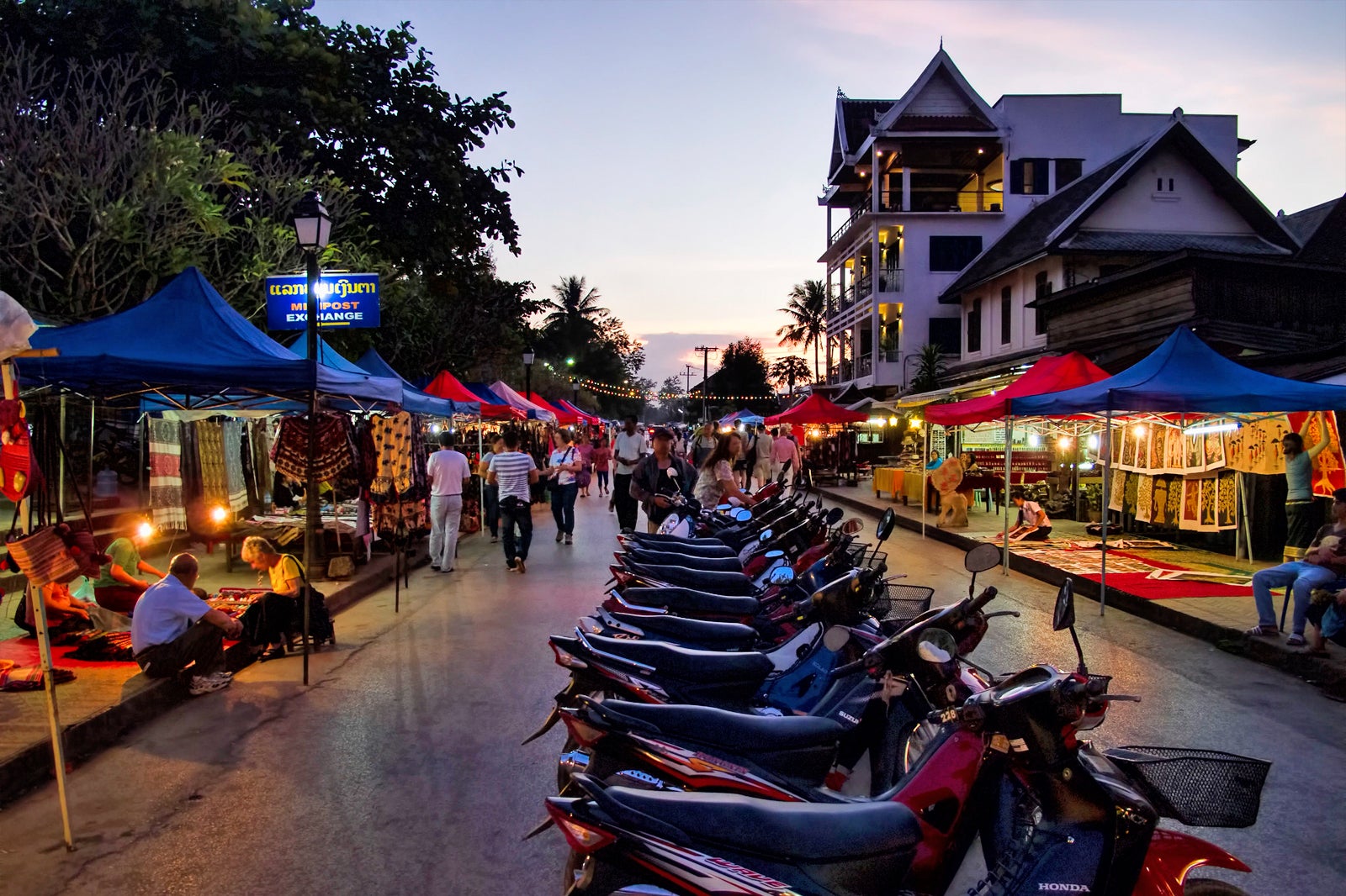 Luang Prabang Night Market - Luang Prabang Shopping – Go Guides