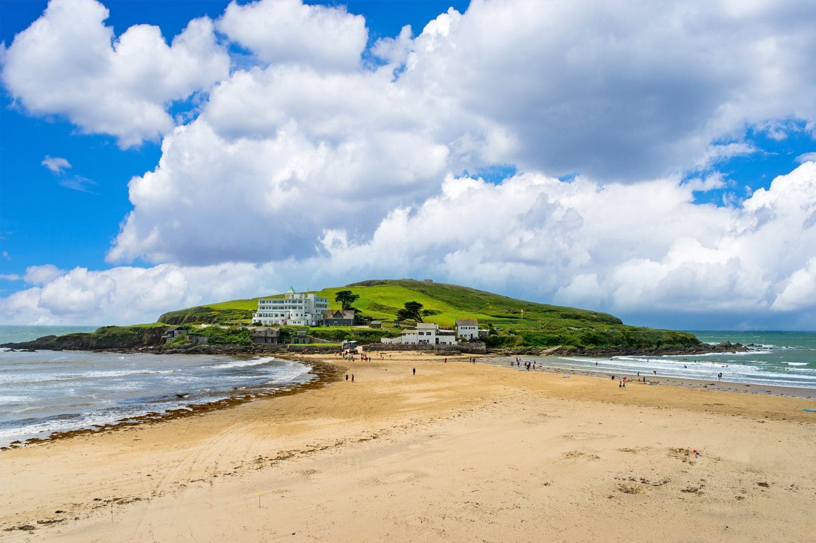 10 Best Beaches in Devon - Which Devon Beach is Right For You? - Go Guides