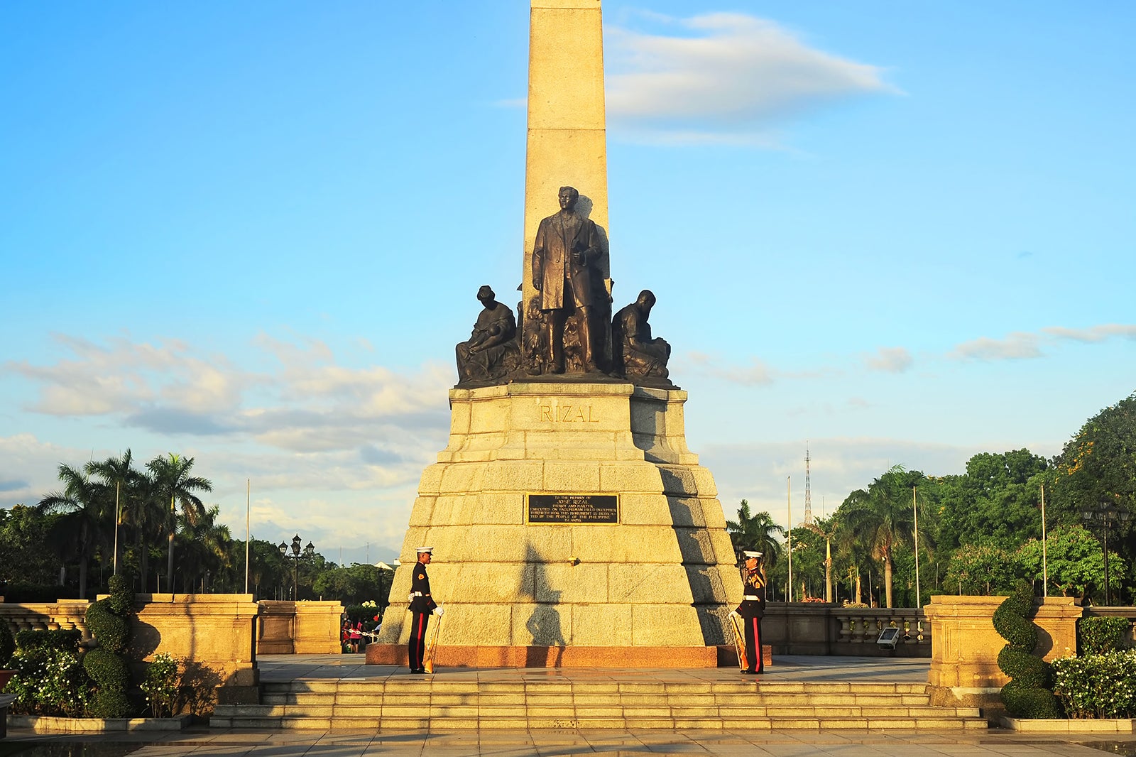 tourist spot close to manila