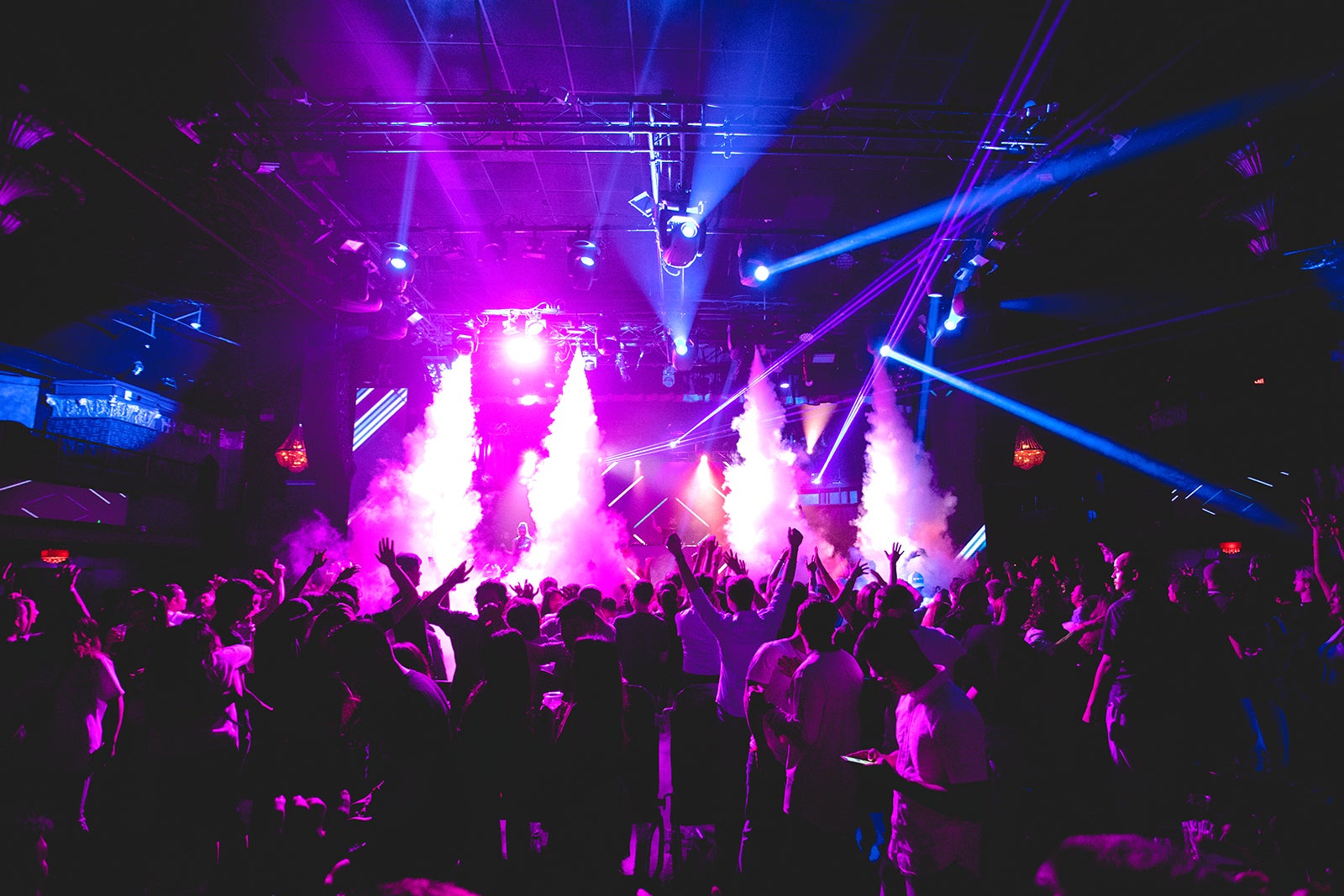 10 Best Nightclubs in New York - Where to Party at Night in New York ...