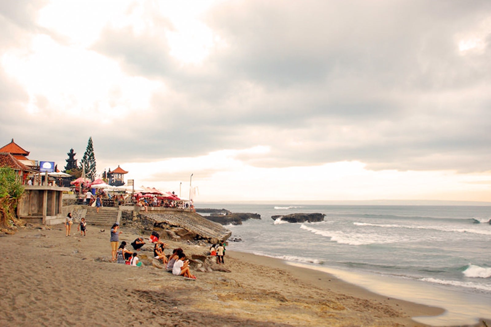 Echo Beach in Bali - Everything You Need To Know About Echo Beach - Go  Guides