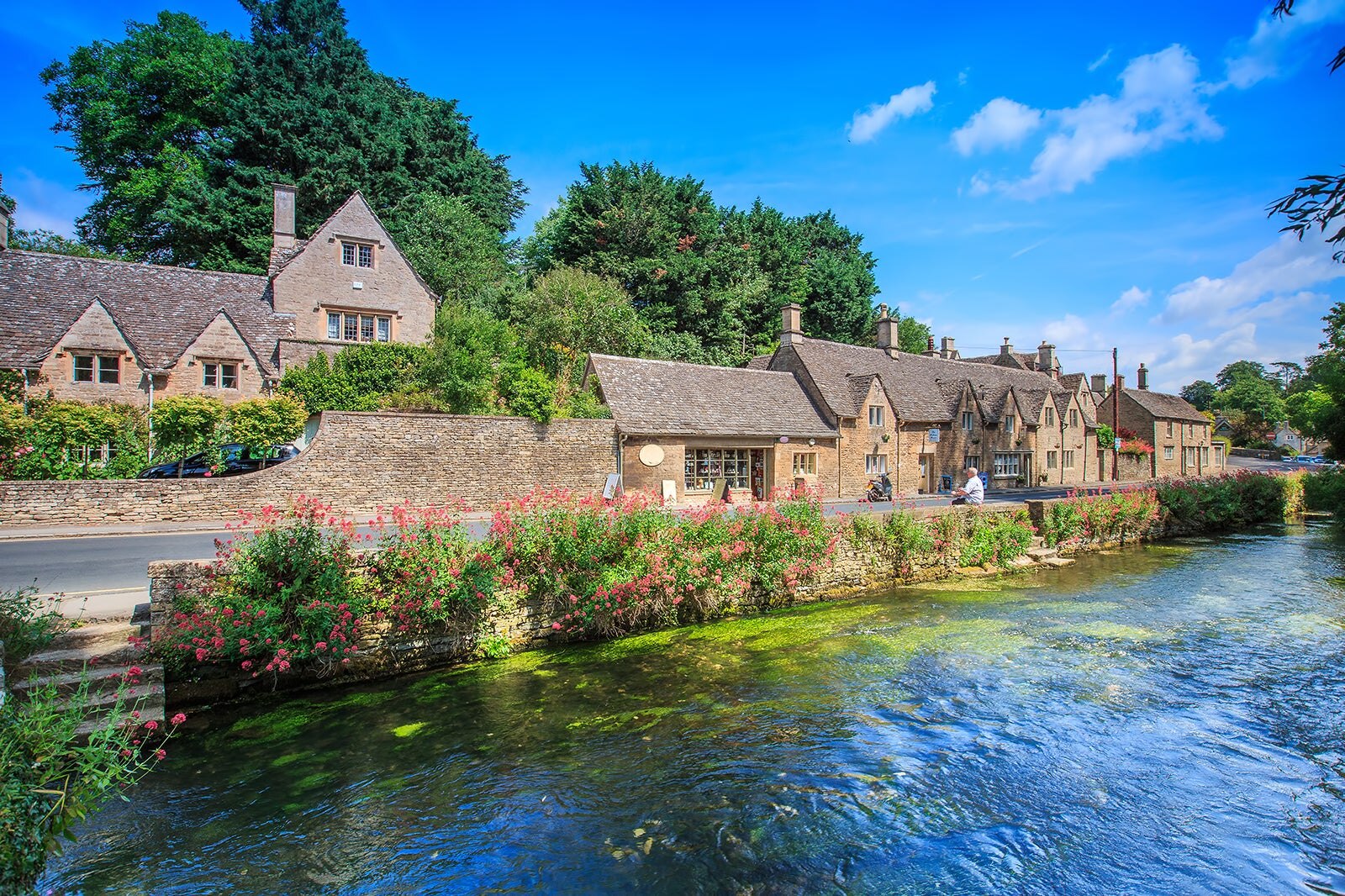 10 Most Picturesque Villages In Oxfordshire Head Out Of London On A 