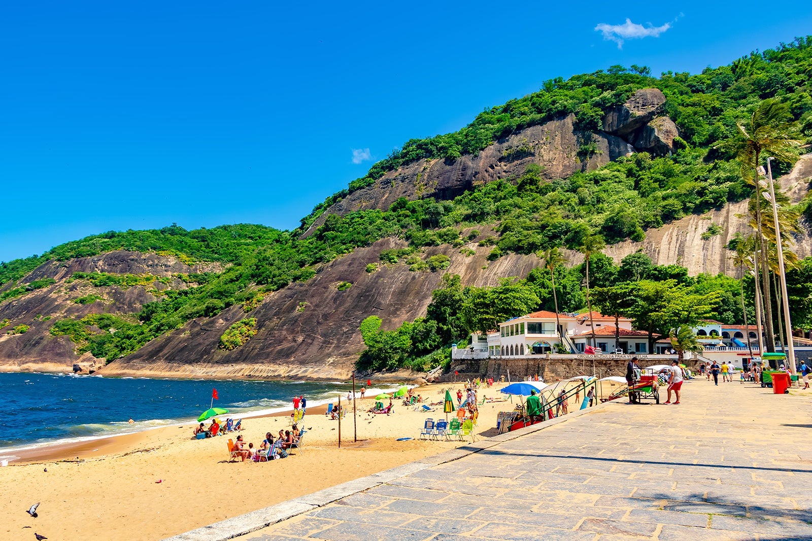 Praia Vermelha no Rio de Janeiro - Uma praia que é um cartão