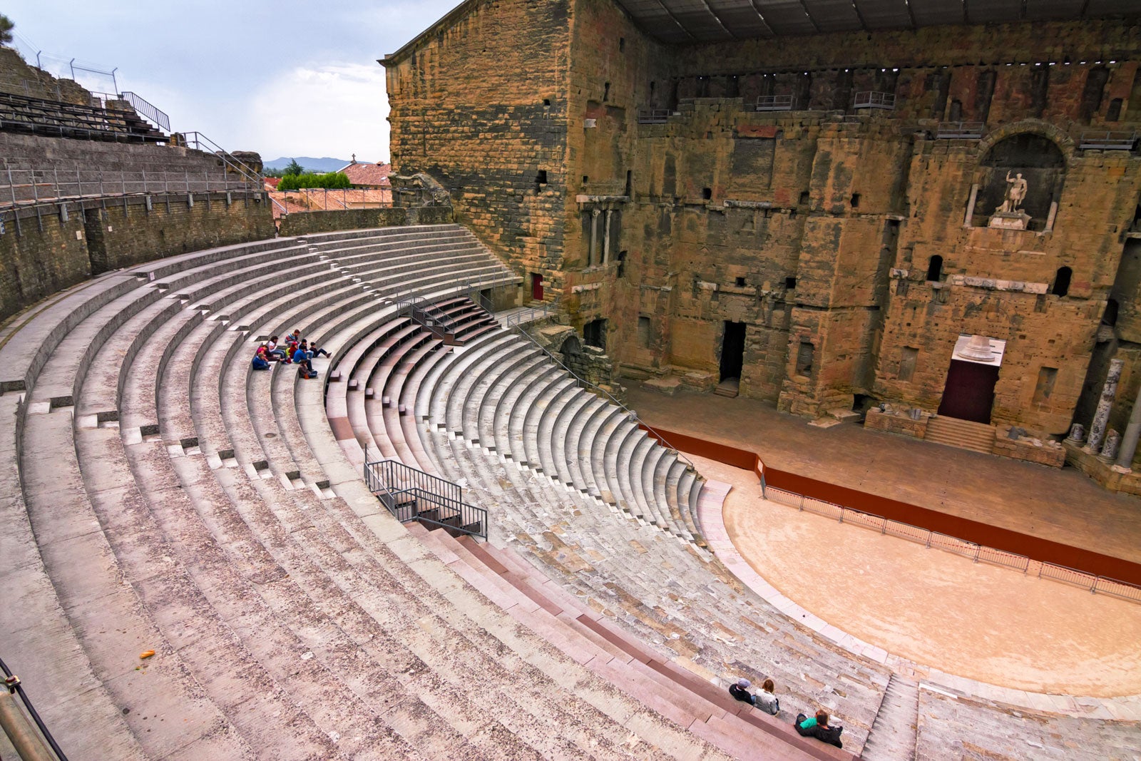 10 BEST PLACES TO VISIT IN PROVENCE FRANCE visual data 7