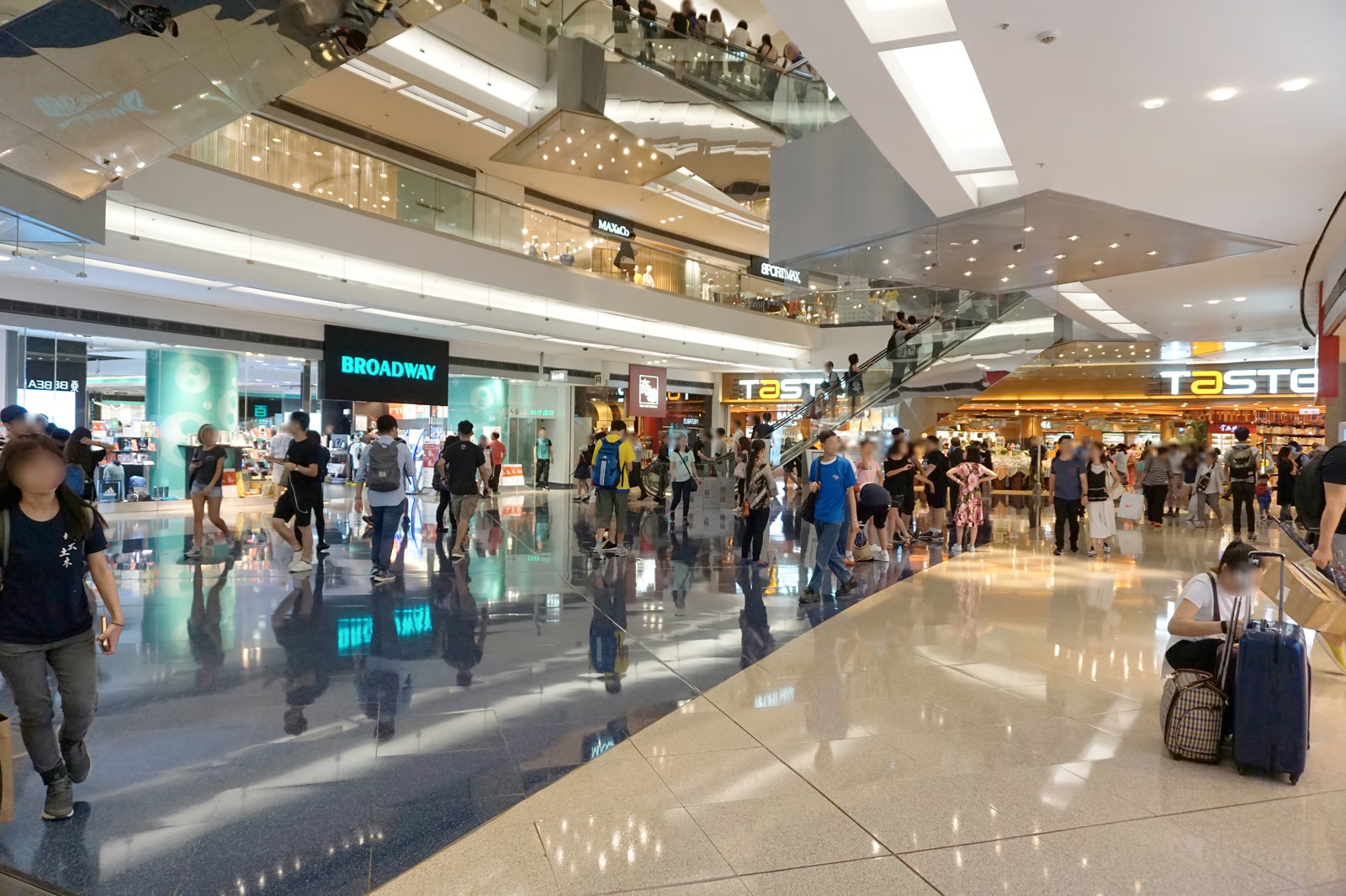 Top 5 Luxury Shopping Malls In Hong Kong For The Best Retail