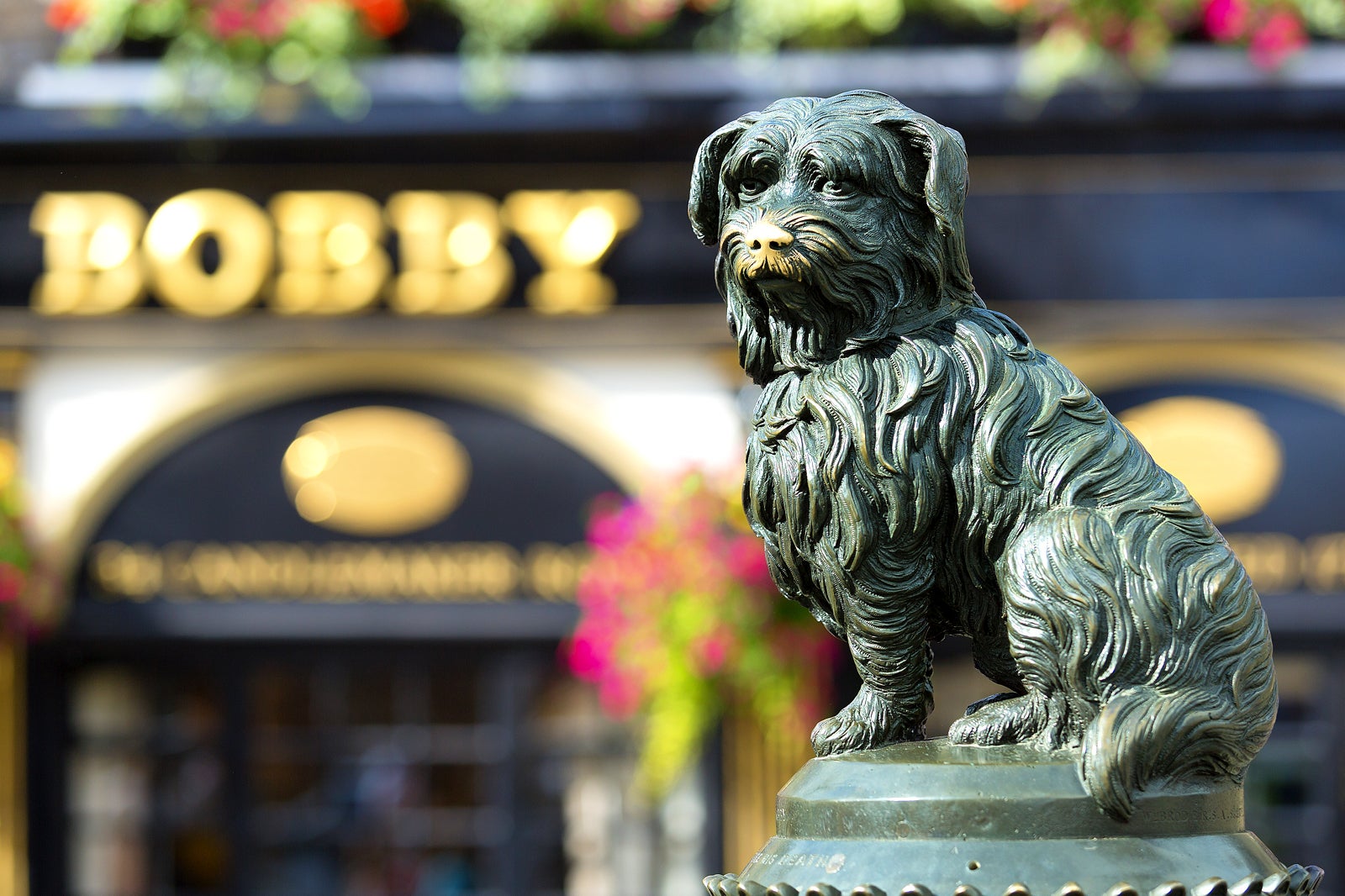 Greyfriars Bobby In Edinburgh See A Monument To An Iconic Scottish