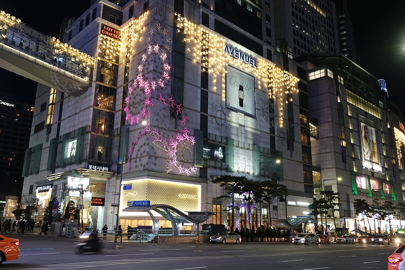 Louis Vuitton Seoul Galleria Women store, Korea