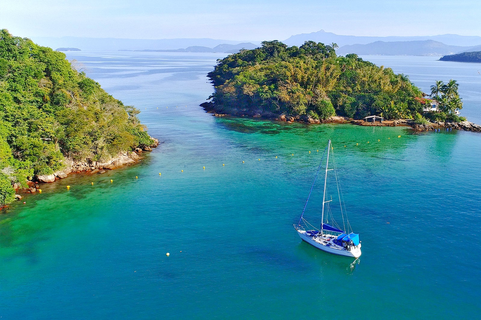 10 melhores praias de Angra dos Reis Angra dos Reis é adorada pelas celebridades Go Guides