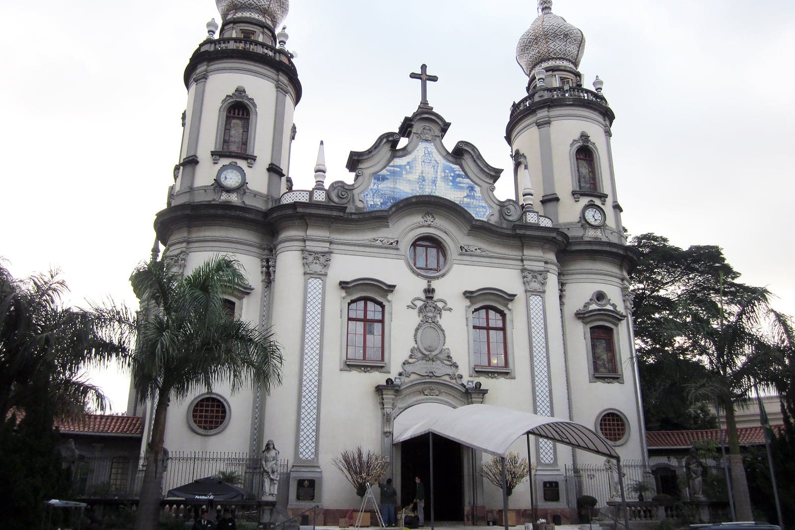 Igreja Nossa Senhora do Brasil Um dos templos mais elegantes da capital de São Paulo, com Igreja Nossa Senhora do Brasil Um dos templos mais elegantes da capital de São Paulo, com