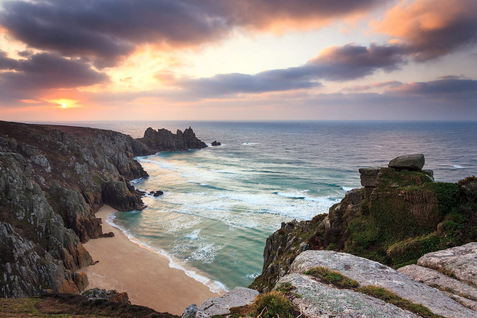 10-best-nudist-beaches-in-the-uk-enjoy-stunning-beaches-and-beautiful
