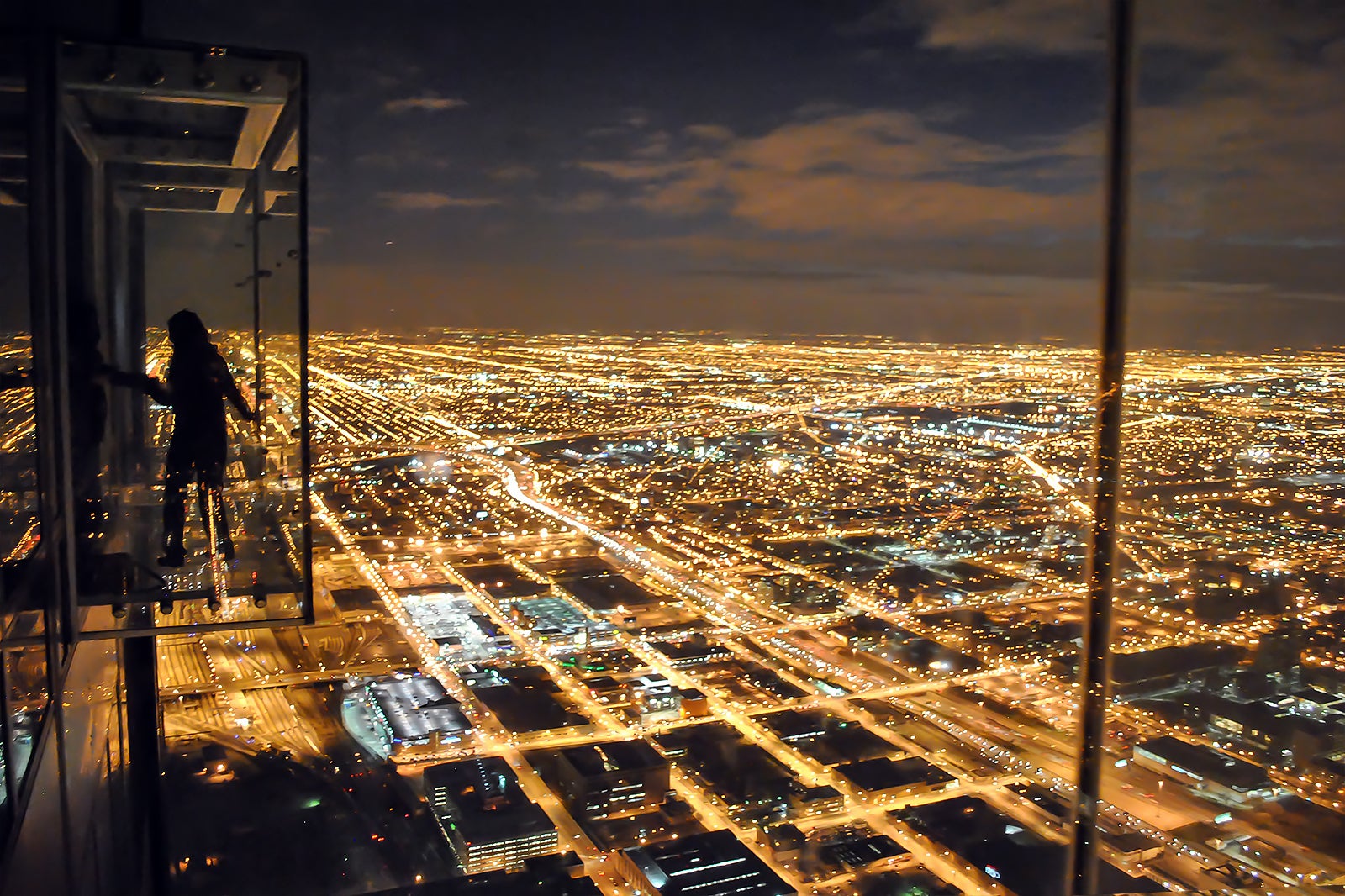 Skydeck In Chicago  Skydeck Tour In Chicago (USA)