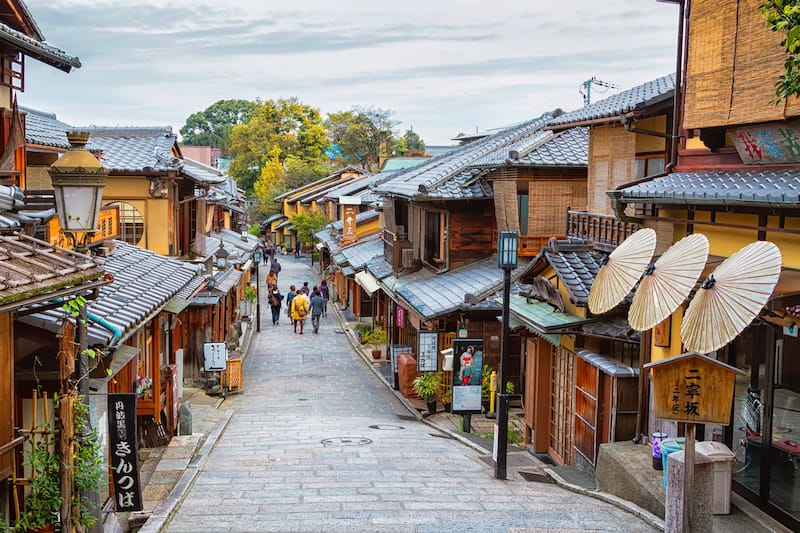 京都の人気ストリート 10 選 参道や花街で発展した通りは今も大にぎわい Go Guides 京都の人気ストリート 10 選 参道や花街で発展した通りは今も大にぎわい Go Guides