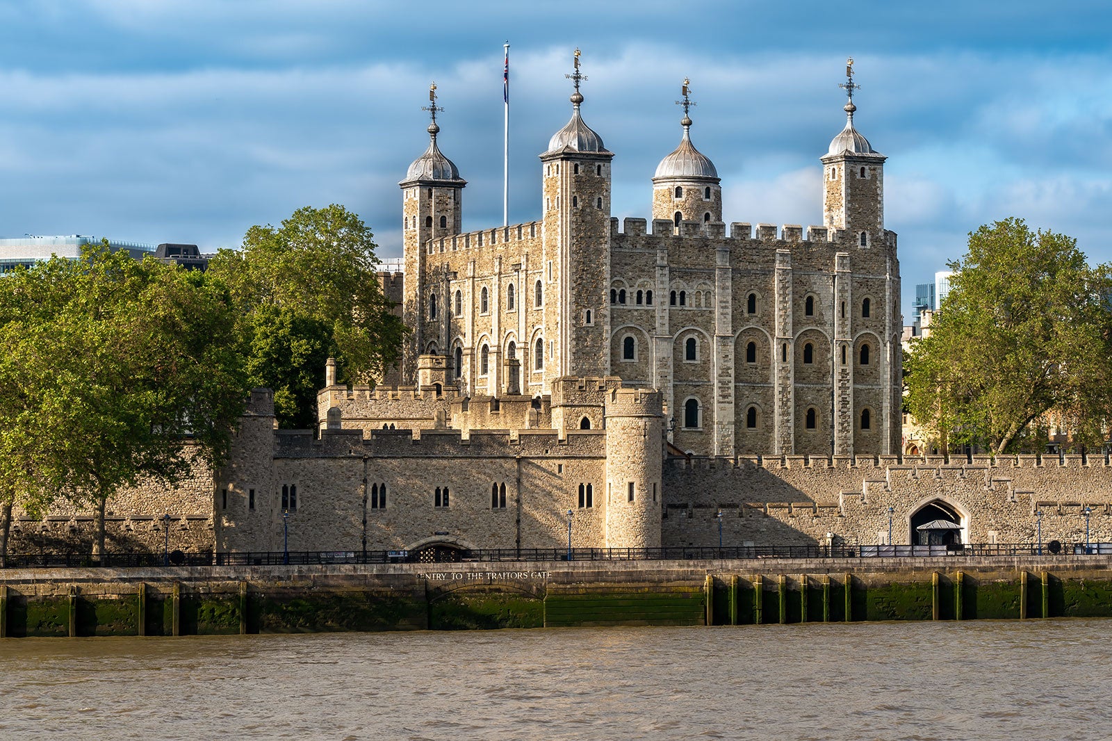 10 Best Castles in and Around London - What are the Most Famous ...