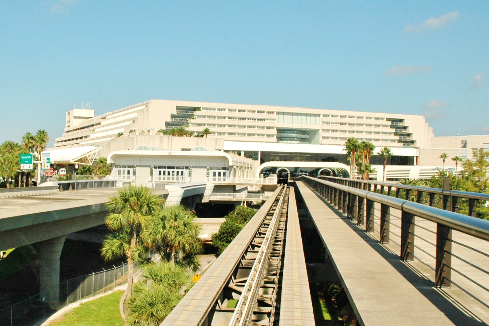 orlando sanford airport to crescent city, fl