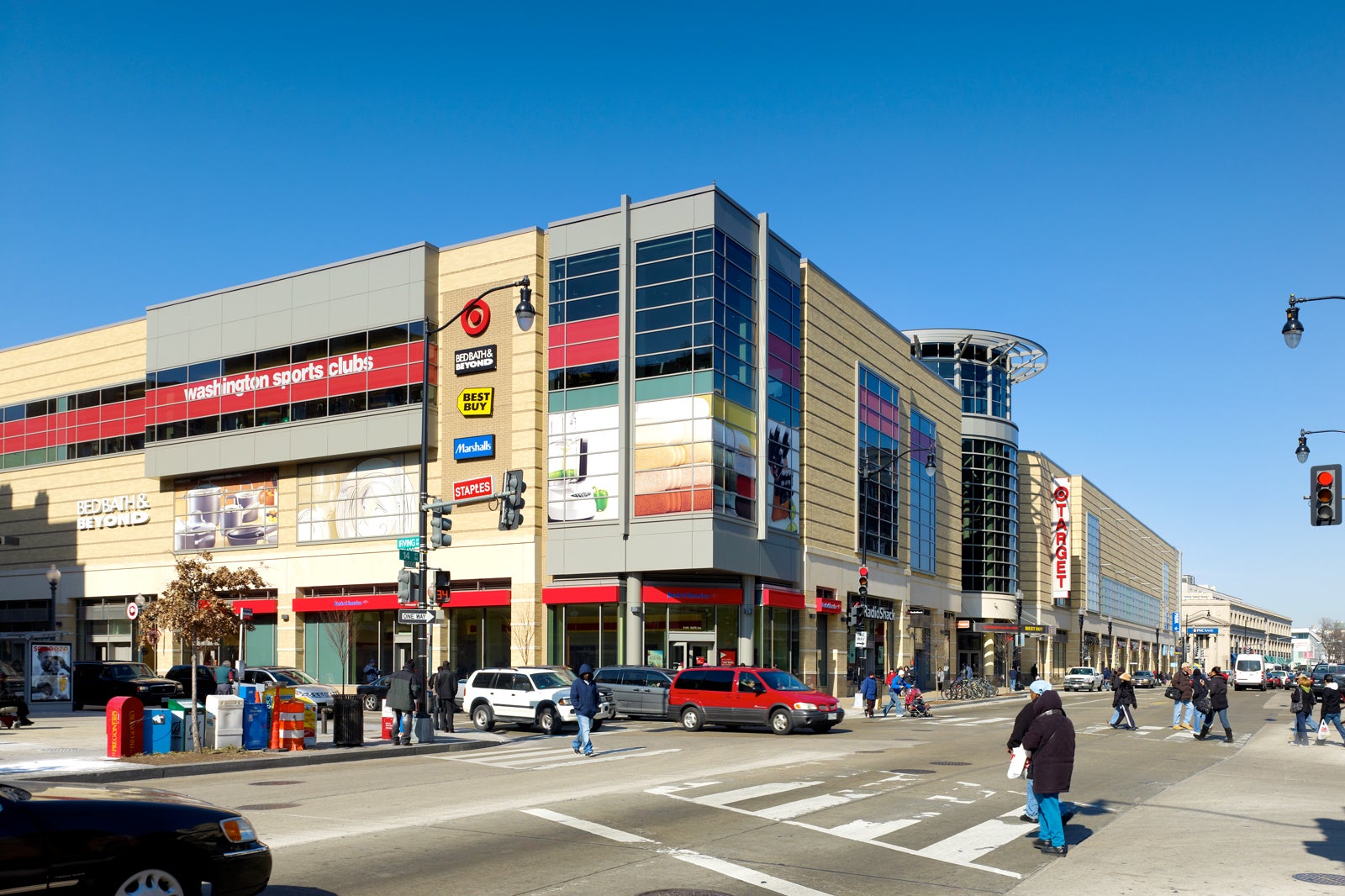 Street View Of Famous Shopping Mall And Fashion School In