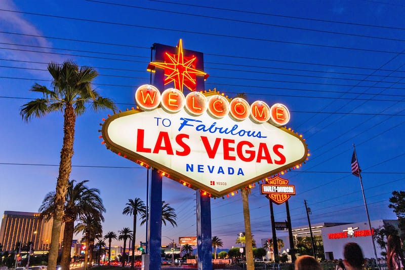 Las Vegas Welcome Sign Wall Decal - Iconic Retro Vegas Vibes