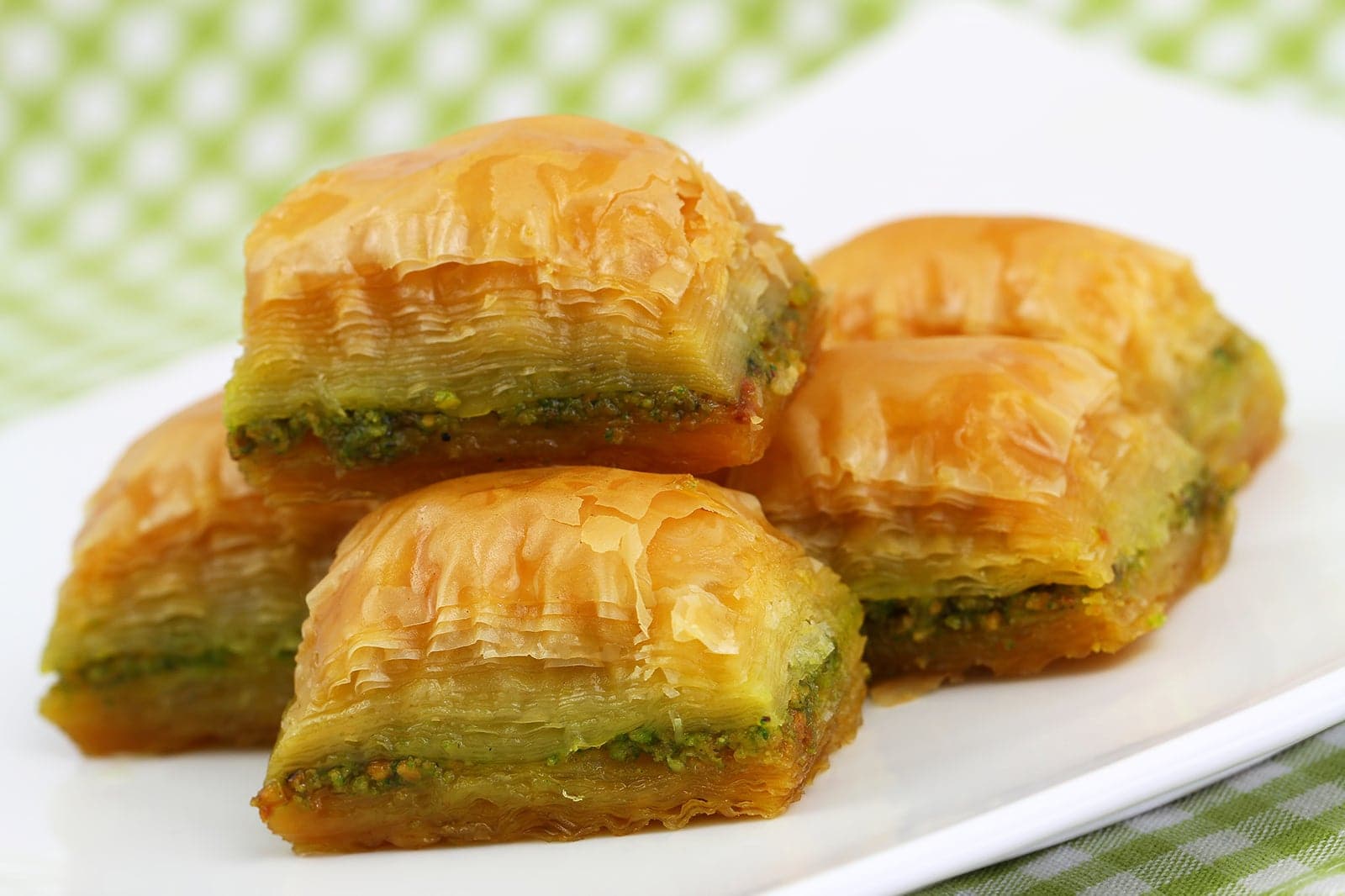 Qatari Snacks 10 Interesting Souvenirs to Buy in Qatar - What to Buy for Your Friends ...
