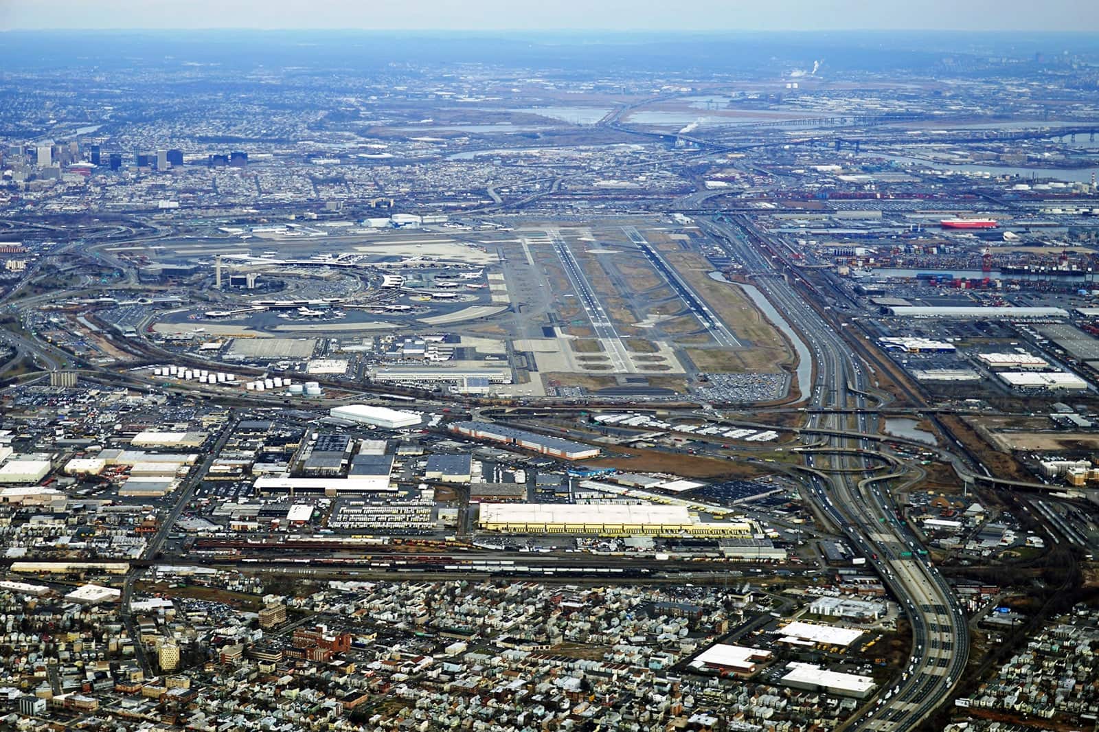 Newark Liberty International Airport - The 1st Commercial Airport to ...