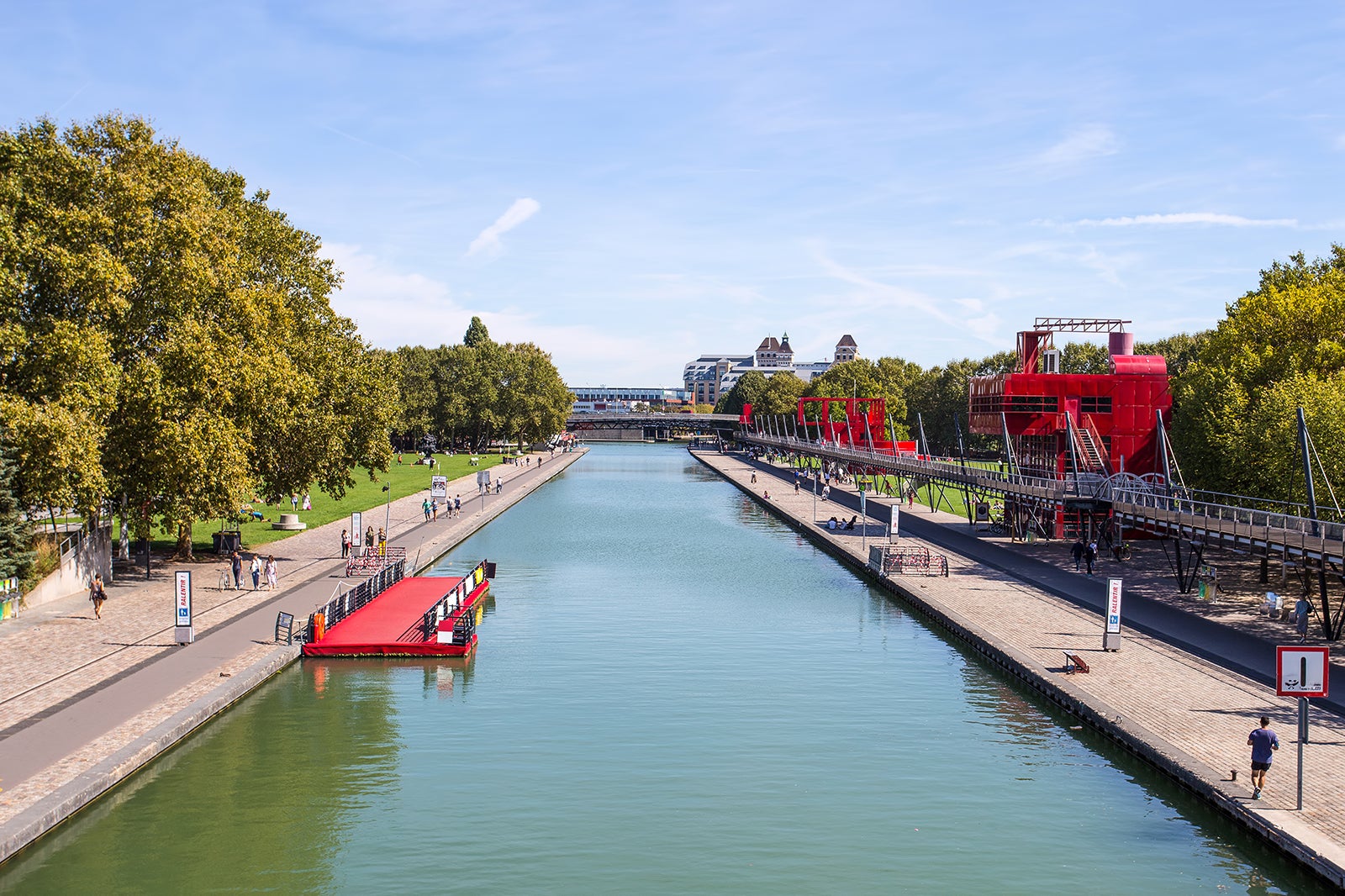 Parc de la Villette - Relax in an Urban Park With Vast Green Space ...