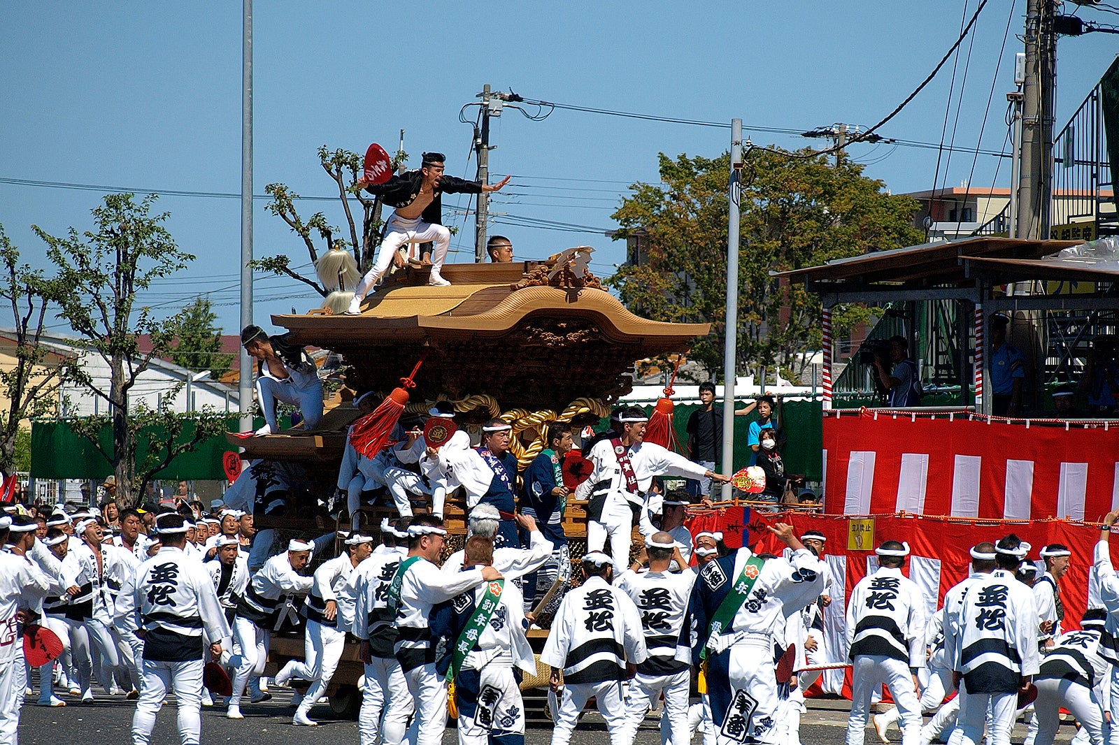 日本各地の祭り トップ 10 日本の伝統と地域の魅力を体感できる おすすめのお祭りガイド Go Guides