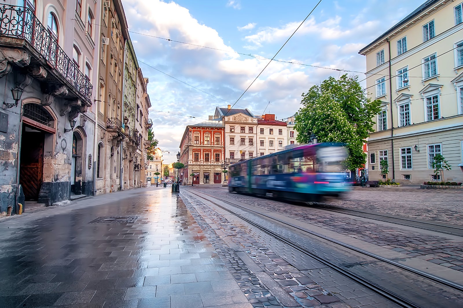 10 Most Popular Streets in Manchester - Take a Walk Down Manchester's  Streets and Squares – Go Guides