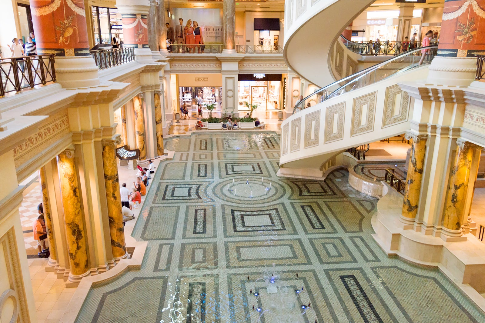 10 Best Places for Luxury Shopping in Las Vegas - Discover Walks Blog