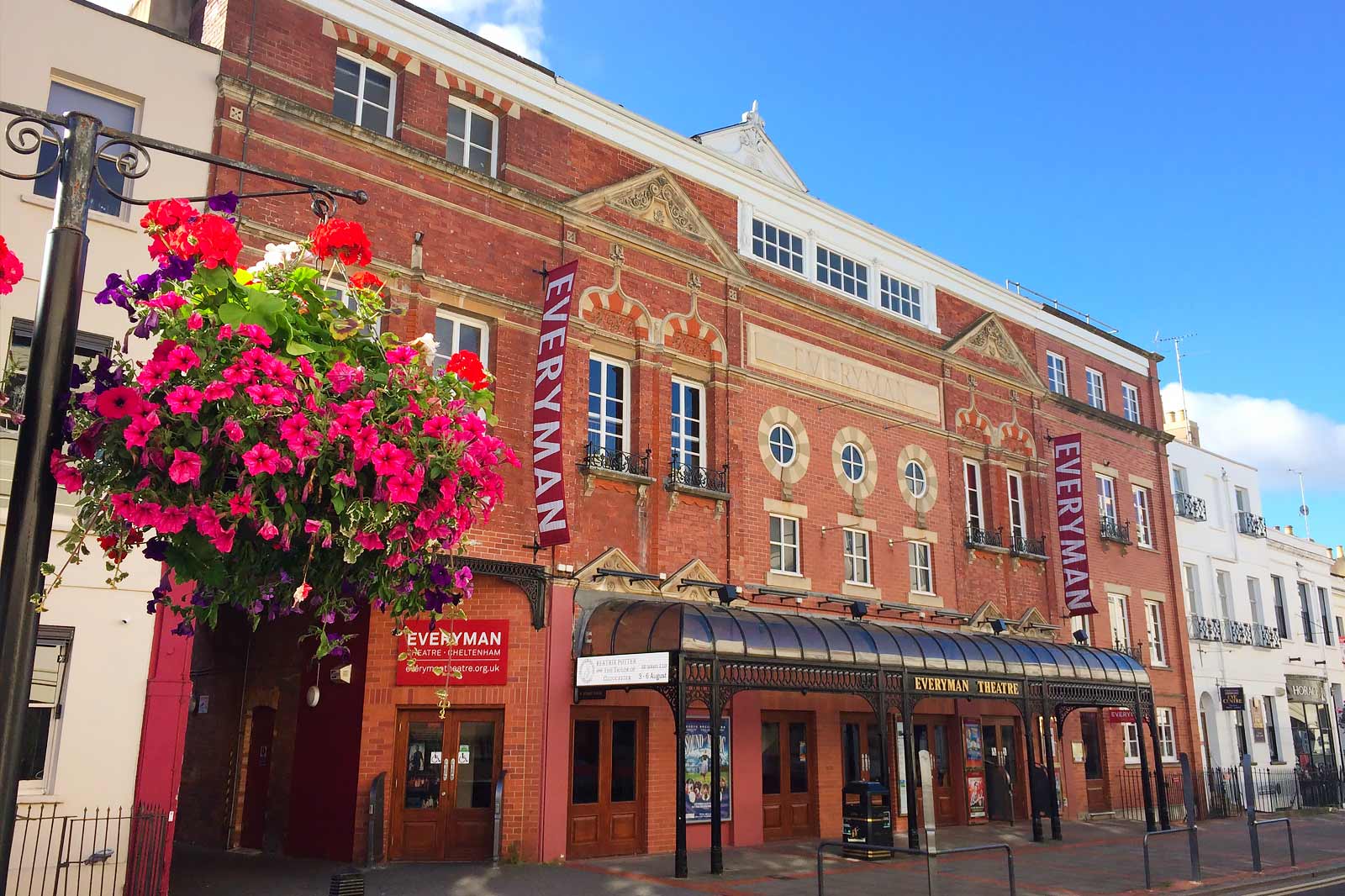 10 Things to Do in the Cotswolds When it Rains What to Do on a Rainy