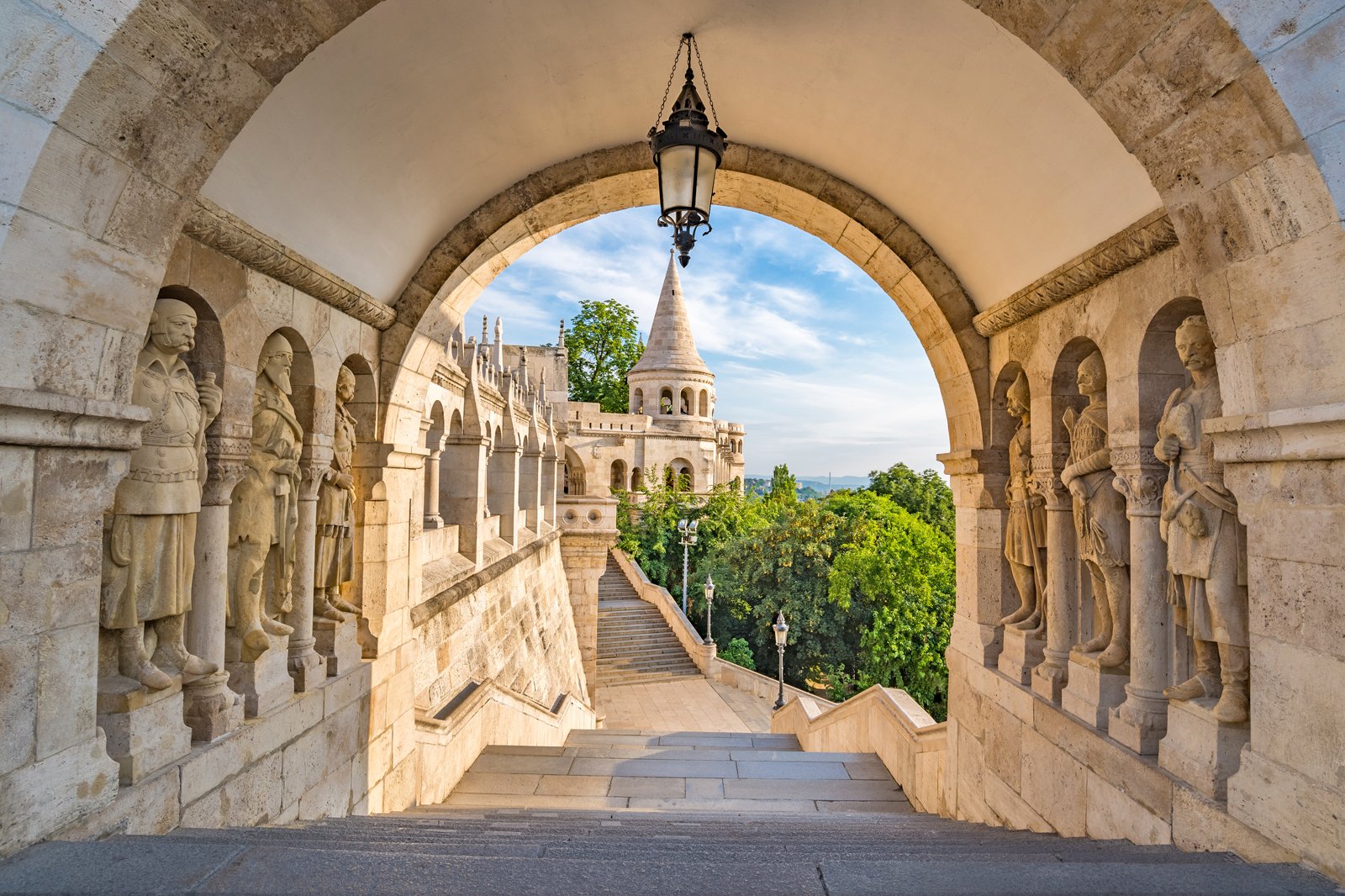 historical places to visit in budapest