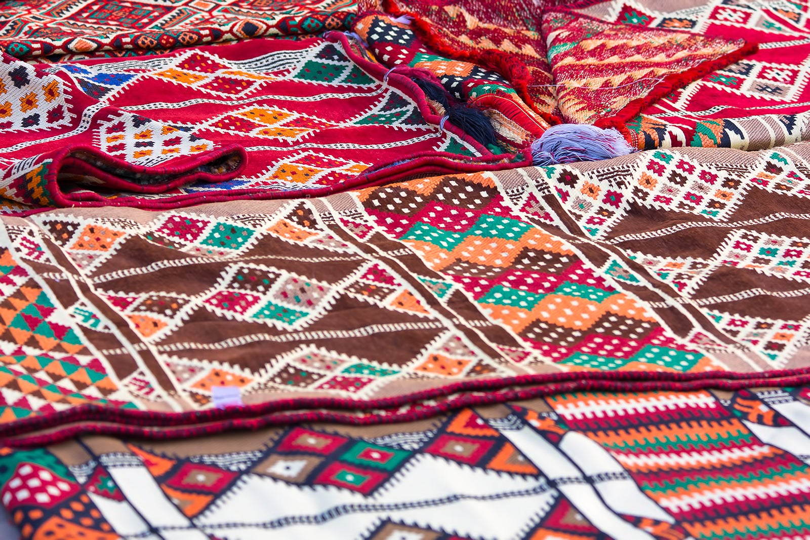 10 Interesting Souvenirs to Buy in Qatar - What to Buy for Your Friends ...