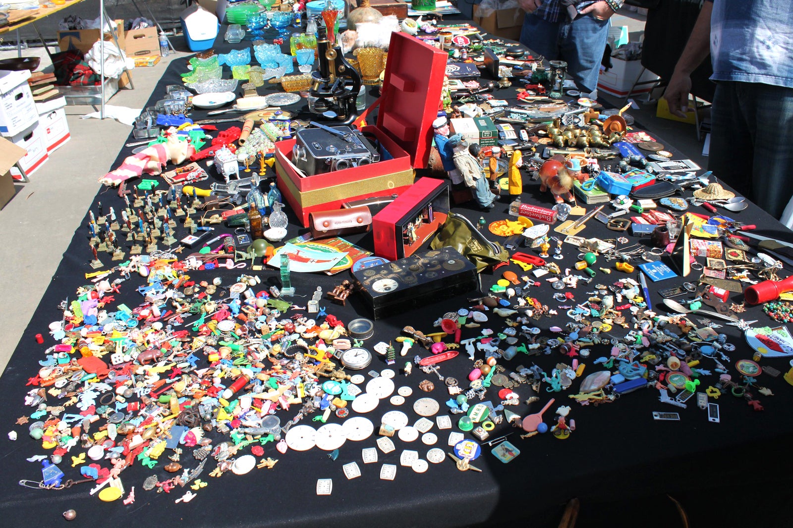 Rose Bowl Flea Market in Los Angeles Visit LA s Famous Monthly Flea