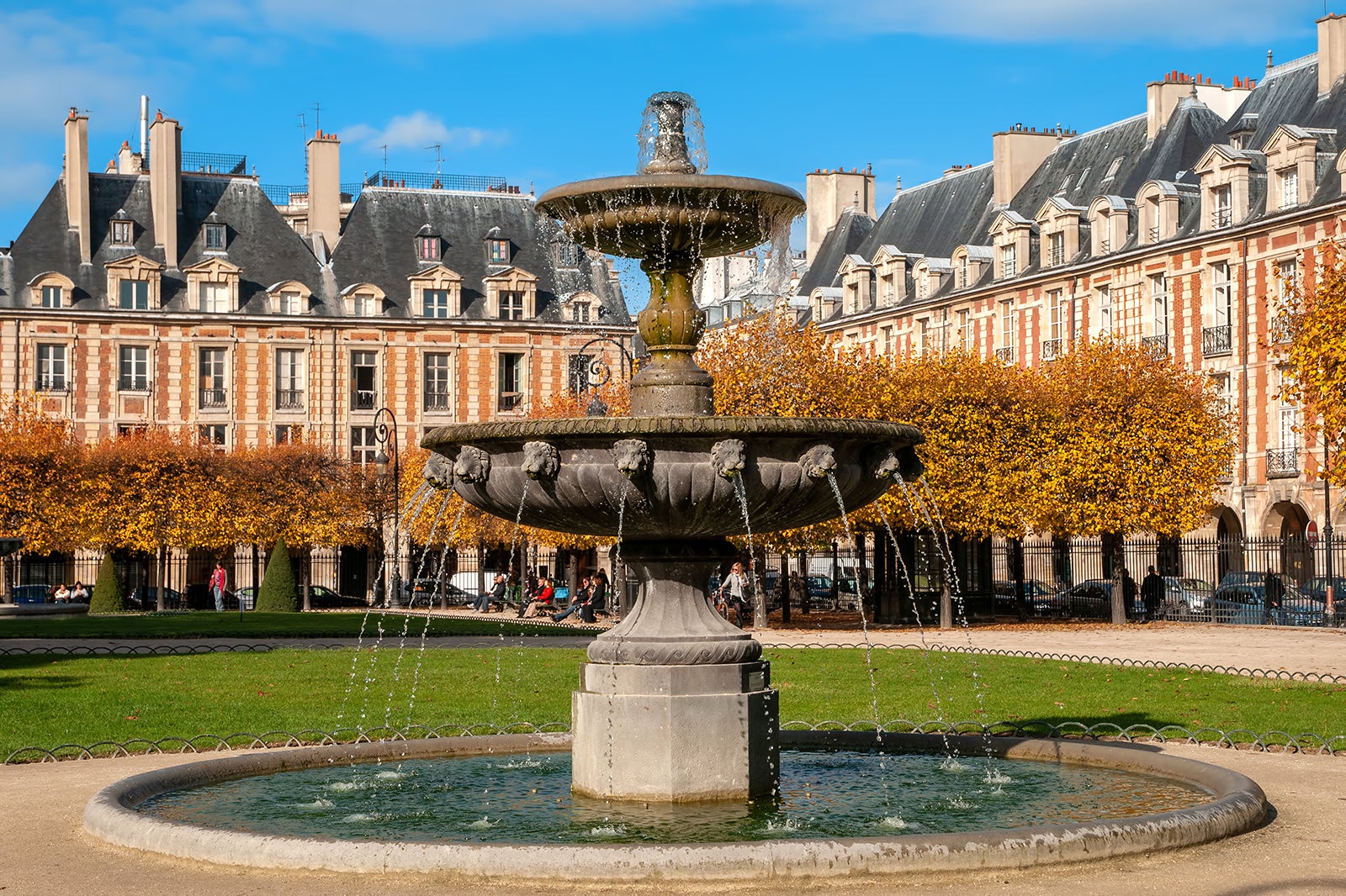 Le Marais and Place des Vosges, The Marais District & Place des Vosges  Paris, Tourism information and hotels nearby