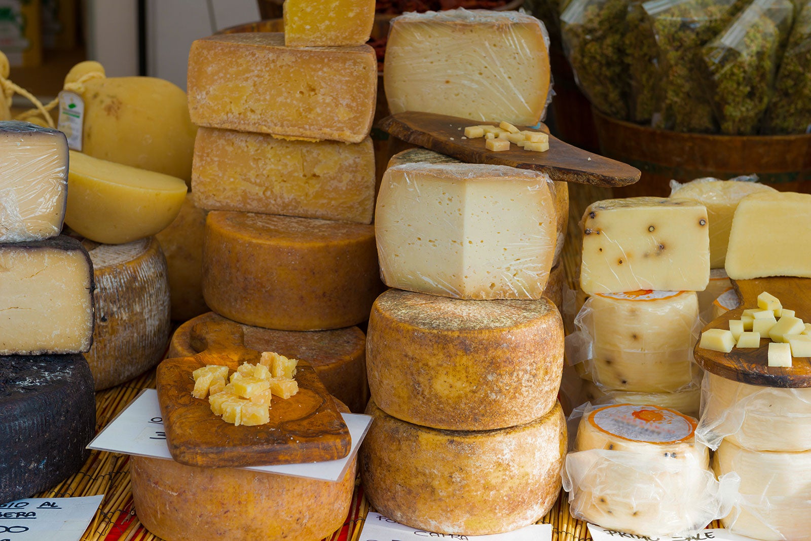 10 Best Markets in Montreal - Where to Go Shopping like a Local in ...