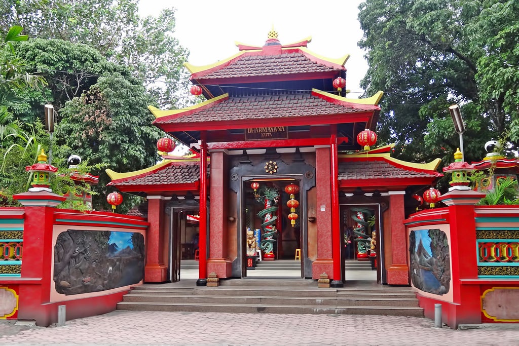 Vihara Dharmayana Kuta - Old Chinese Buddhist Temple in Kuta - Go Guides