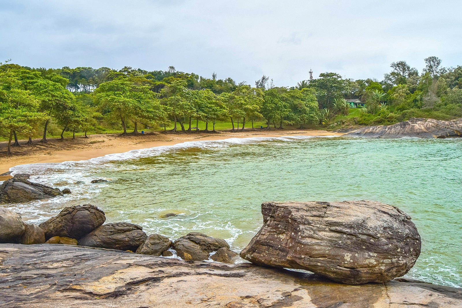 10 praias incríveis no Espírito Santo